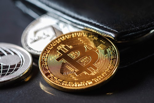 Bitcoin trades above $30k despite the dollar strengthening against other Bitcoin trades above $30k despite the dollar strengthening against other fiat currencies.