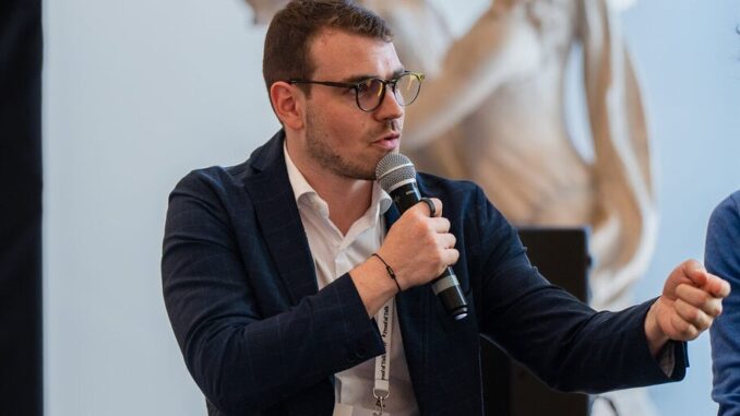 French Crypto Entrepreneur Hasheur: U.S. Crackdown Chance for EU, Asia French Crypto Entrepreneur Hasheur: U.S. Crackdown Chance for EU, Asia to 'Capture' Volume