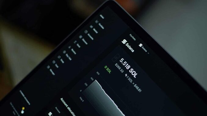 Bitcoin Hovers Above $27.4K; XRP Notches Win, Solana Token Slides Bitcoin Hovers Above $27.4K; XRP Notches Win, Solana Token Slides