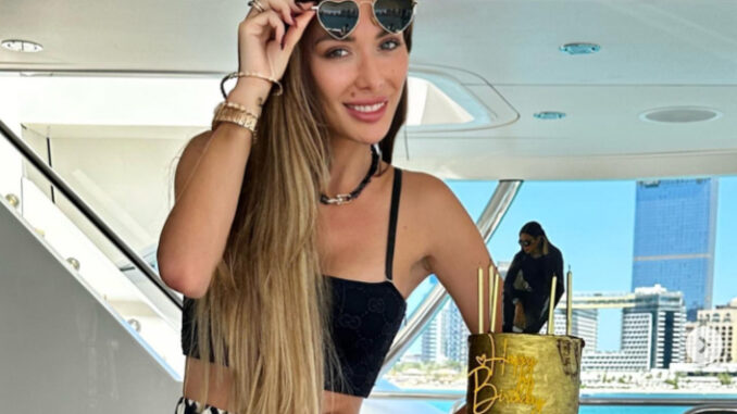 Russia’s ‘Crypto Queen’ ‘Sent Coins to Ukraine’ Russian ‘Crypto Queen’ Suspected of Sending Coins to Ukraine