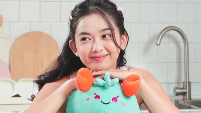 Axie Infinity Starts Giving NFT Owners Commercial Rights as Official Axie Infinity Starts Giving NFT Owners Commercial Rights as Official Merch Drops