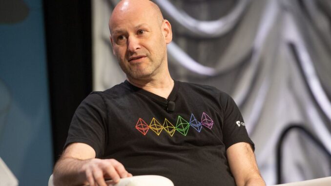 Microsoft, Tencent Are Partners to Ethereum's Infura in 'Decentralized Infrastructure Atmosphere (Shutterstock/CoinDesk)