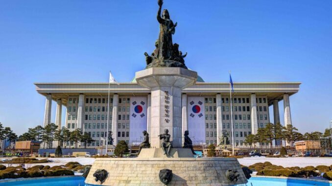 South Korea's Financial Regulations Chief to Meet SEC Chairman Gensler Tyler Spalding, CEO / Co-Founder, Flexa, 2Chainz and Zack Seward, Deputy Editor-in-Chief, CoinDesk