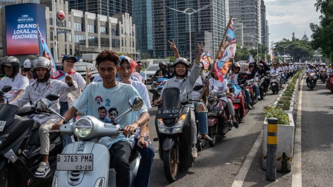Indonesia Picks Crypto-Friendly Team in Presidential Election Elvis impersonators (Perry Knotts/Getty Images)